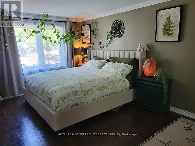 20 Mowat Cres — Photo 19