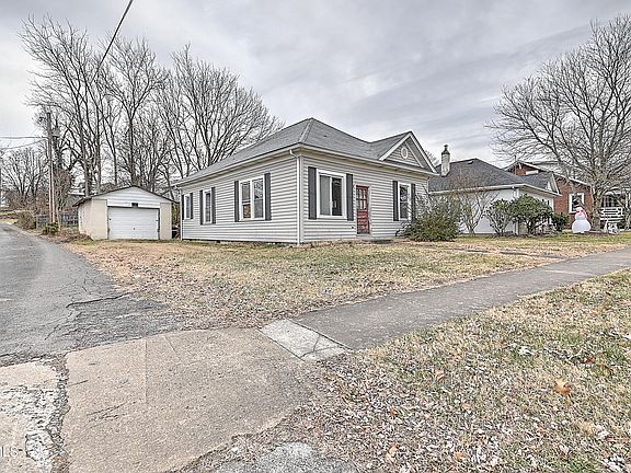 3rd image of 714 Watauga St