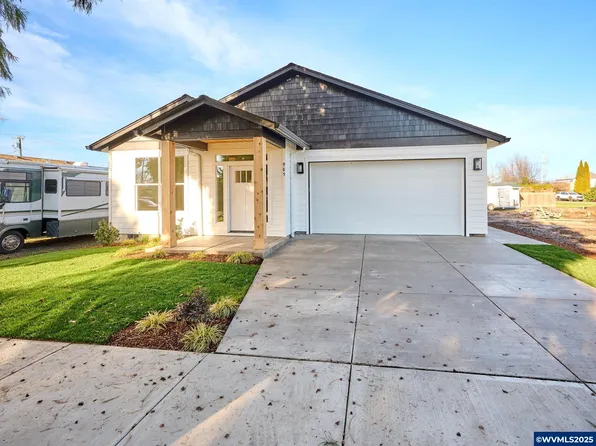 985 2nd St, Gervais, OR 97026