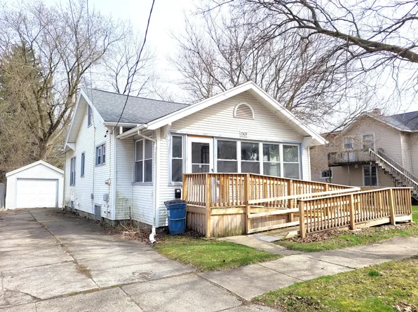 1309 Woodbridge St, Jackson, MI 49203