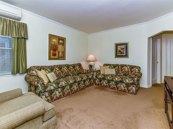 5th image of 109 Wilton St