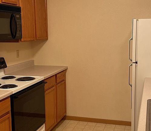 3rd image of 2402 Wheeler Dr APT C