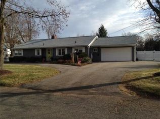 37 E Primrose Dr, Longmeadow, MA 01106