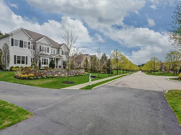 2nd image of 21 Stonegate Dr