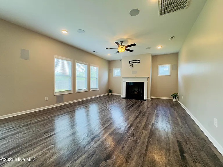 306 Independence Blvd — Photo 15