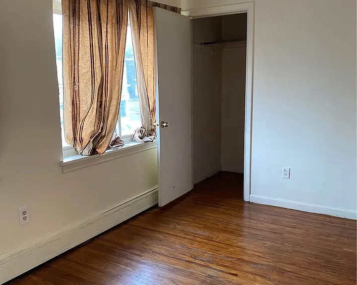 1388 E Delavan Ave — Photo 9