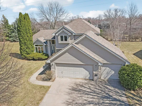 949 Coneflower Ct, Eagan, MN 55123