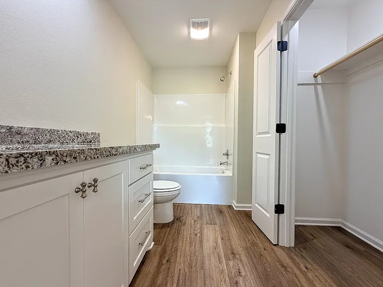 3715 Common St #D2 — Photo 15