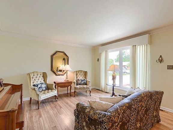 4th image of 2907 Christie Pl