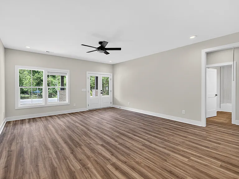 106 Lee Dr — Photo 9