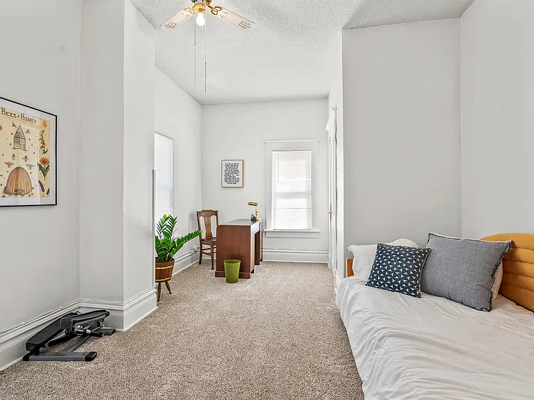 216 E Main St #1/2 — Photo 5