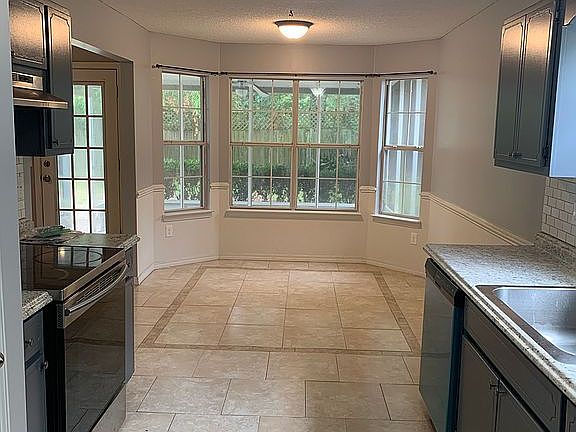 3rd image of 380 Brookwood Blvd