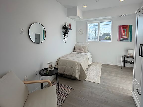 5th image of 10705-09 Avalon Blvd #101