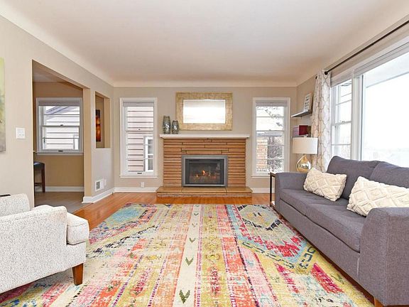 4th image of 1920 Beechwood Ave