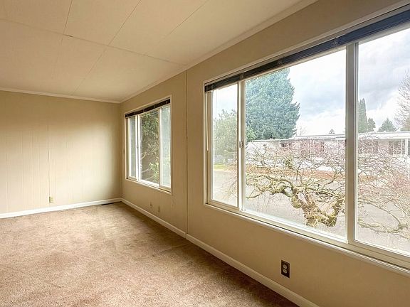 5th image of 2681 SE River Rd Unit 29