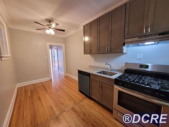 4th image of 6974 N Greenview Ave