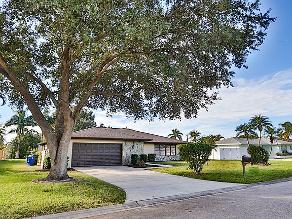 2nd image of 1576 Woodwind Ct