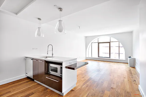 Sold by Modern Spaces | media 16