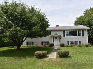 15 Green Knolls Ln, Rutland, VT 05701