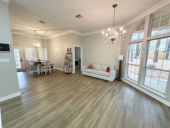 5th image of 4944 Willow Chase Dr