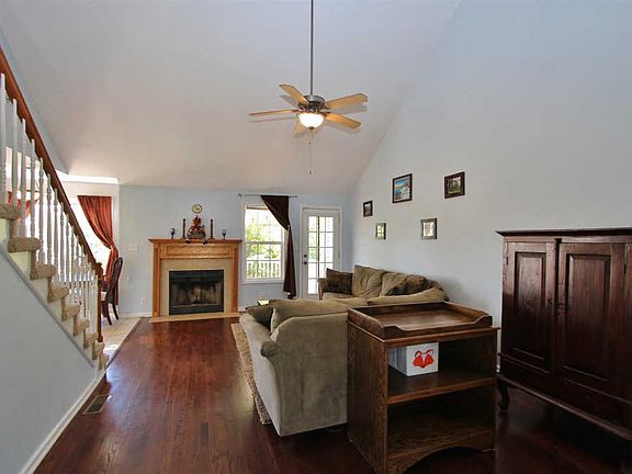 2nd image of 3217 Veranda Cir
