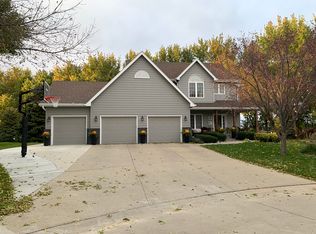 387 Sagebrush Pass, Dakota Dunes, SD 57049