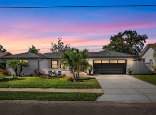 6742 Tequesta Dr, Seminole, FL 33777