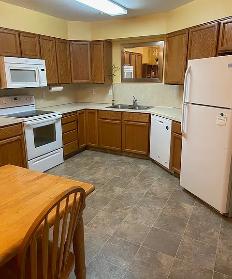 284 E 600 N #3 — Photo 2