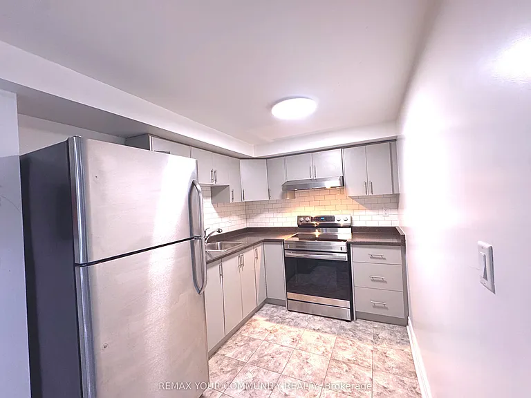 1564 Marshcourt Dr #LOWER — Photo 5