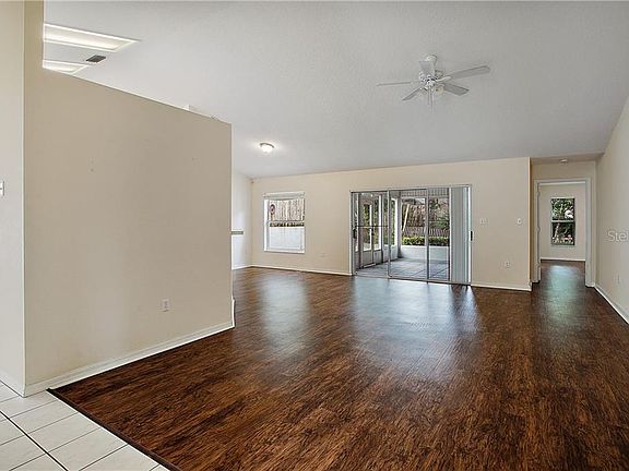 4th image of 8 Orange Blossom Dr