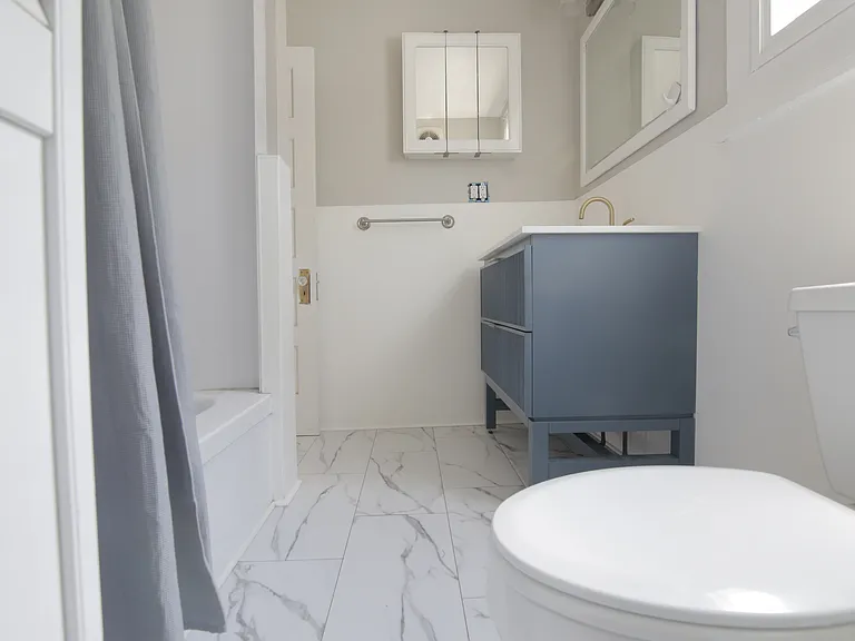 92 Peter St #2 — Photo 11