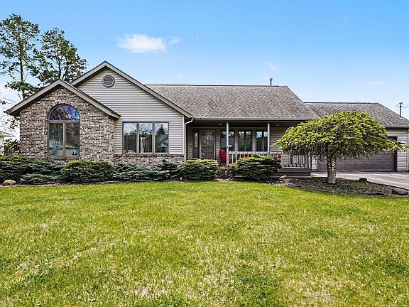 3rd image of 155 Anna Dr