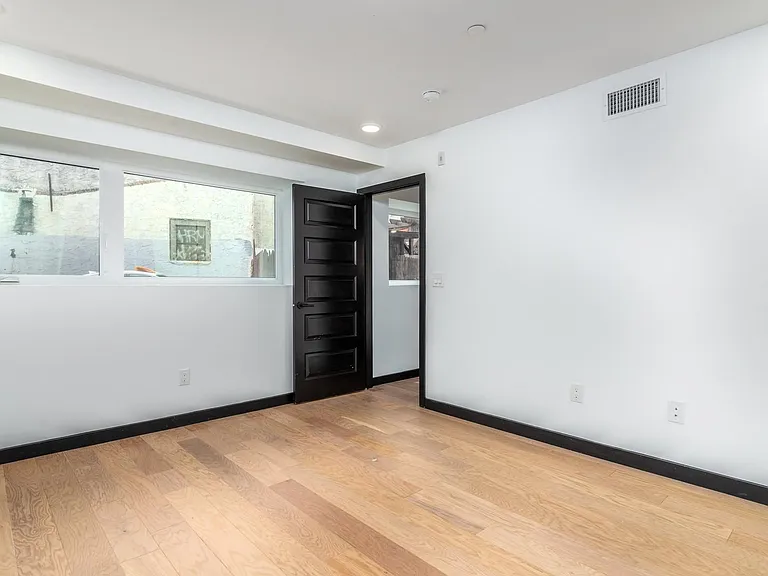 114 Richmond St #2RE — Photo 4