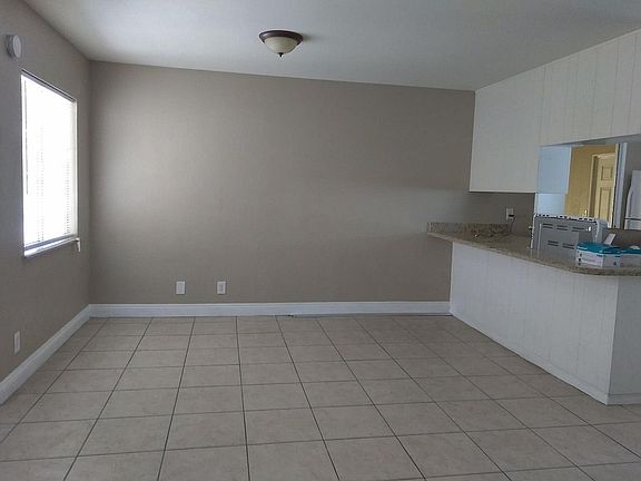 3rd image of 4934 Shirley St