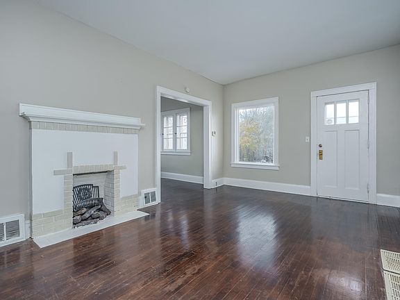 4th image of 266 Parkway Dr