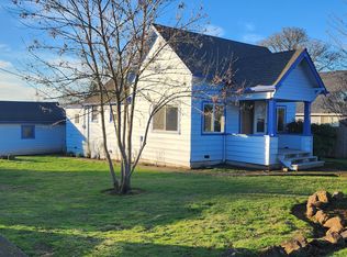 203 Fairview St, Silverton, OR 97381