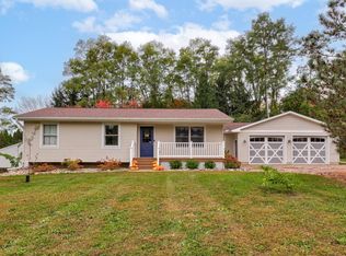 7984 N Williams Rd, Saint Johns, MI 48879