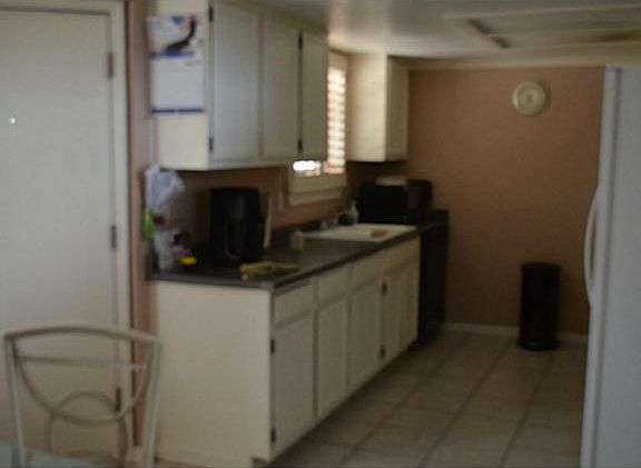 4th image of 7405 Lenox Ct