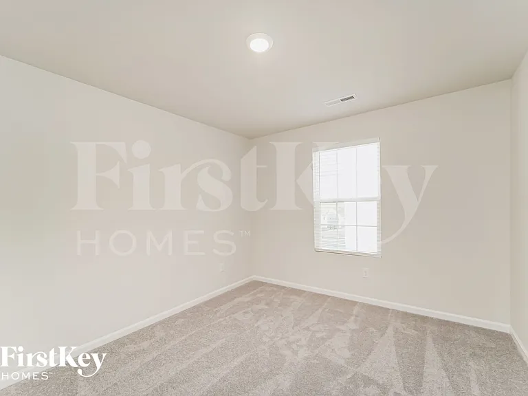 381 Hollingswood Dr — Photo 12