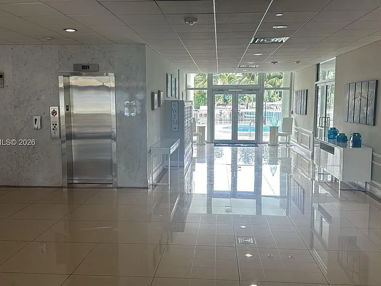 9500 W Bay Harbor Dr #6C — Photo 10