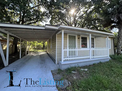 10011 N Jasmine Ave Photo 1