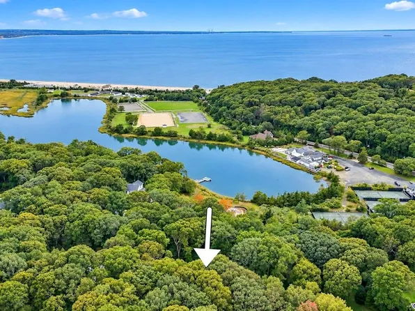 2 Glenwater Lane, East Setauket, NY 11733