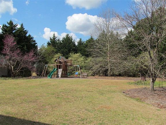 5th image of 203 Creekside Dr