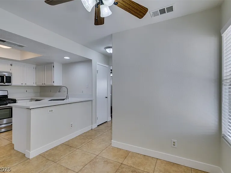 8316 Monico Valley Ct — Photo 12