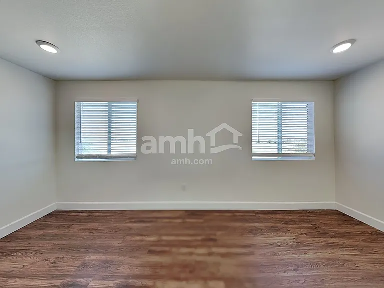 6035 Schmidt St — Photo 11