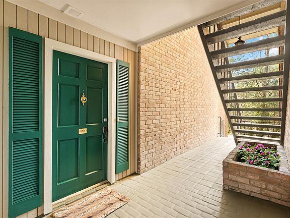 4th image of 2238 S Piney Point Rd APT 102