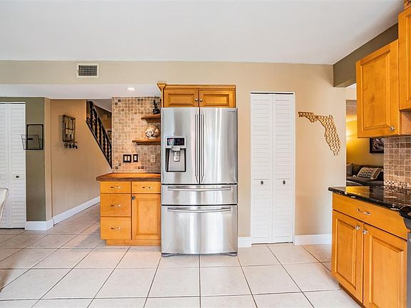 4th image of 56 Harbor Oaks Cir
