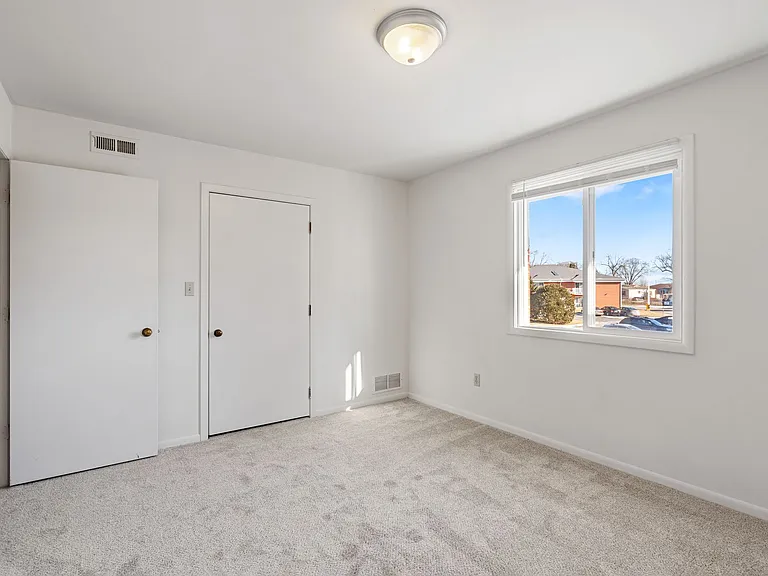 168 Lewis St — Photo 15