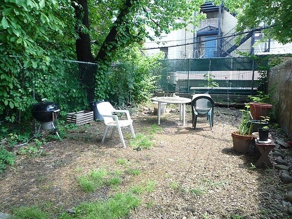 4th image of 332 Gates Ave APT 1