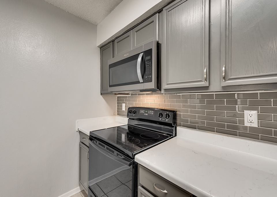 1st image of 1225 Pecan Square Dr #10